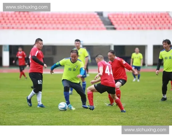 探索业余足球联赛的魅力与发展潜力，推动全民健身与足球文化的融合